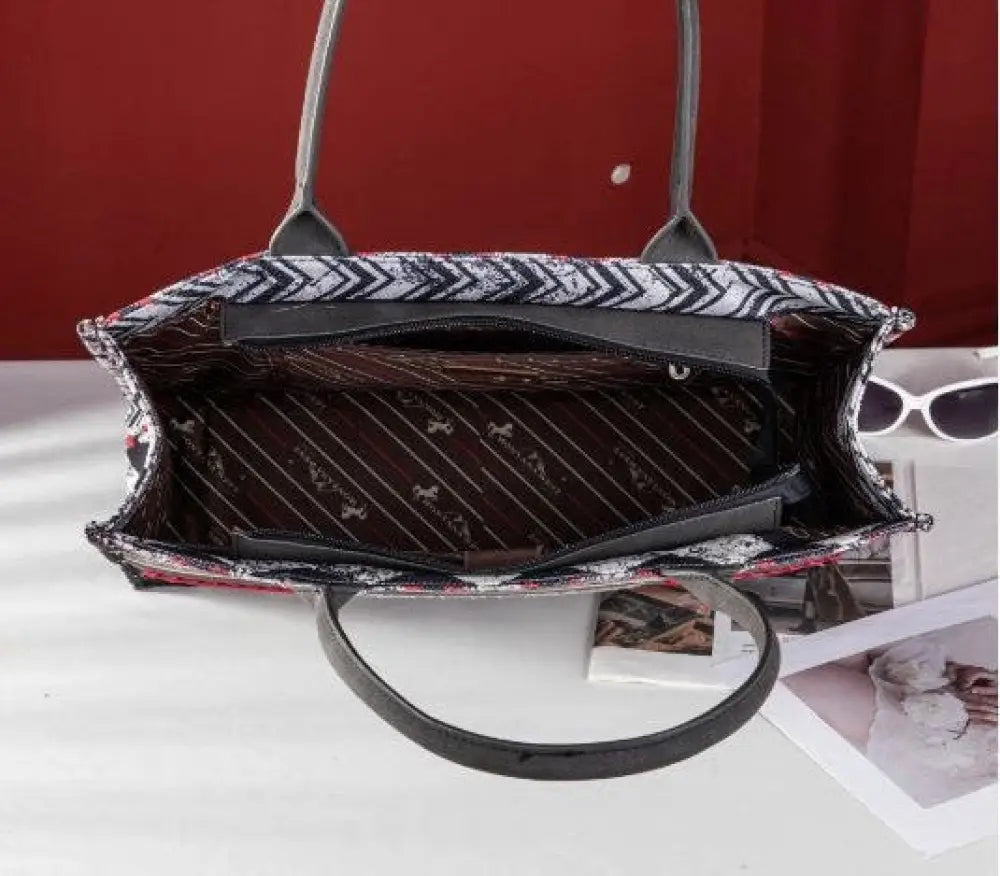 Blending In – Multi Purse/Bag