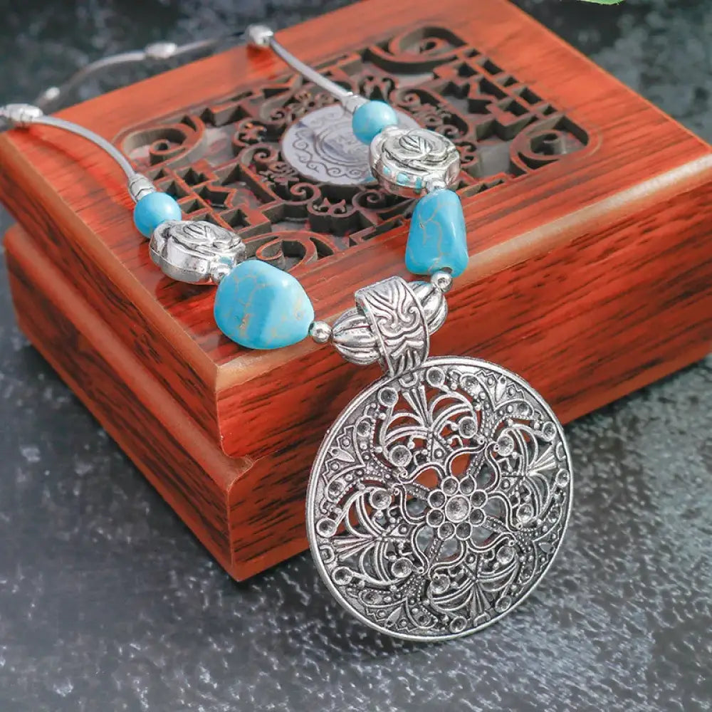 Rocking Out – Blue Necklace