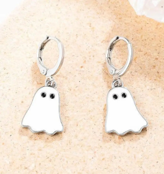 Boo – White Earrings