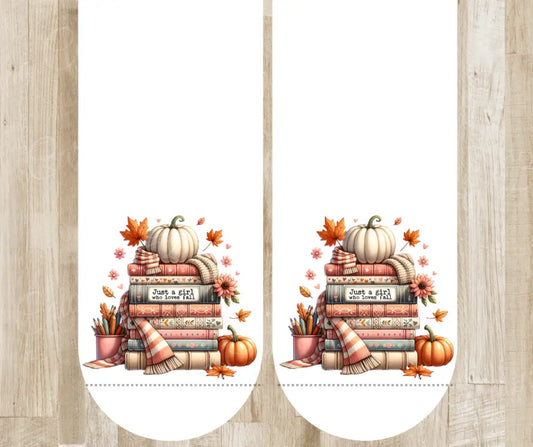 Just a Girl Who Loves Fall - Multi Socks