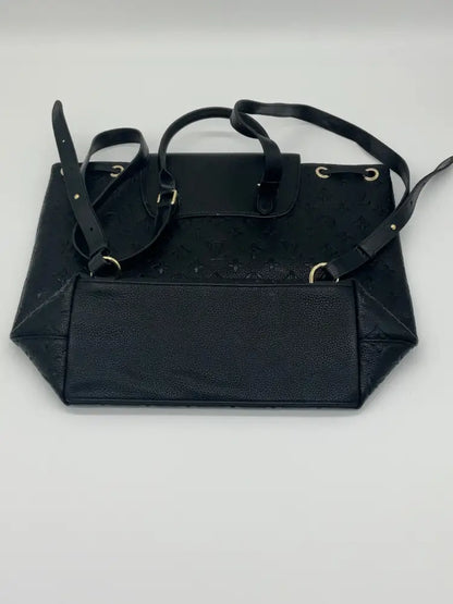 Louis Vuitton - Black