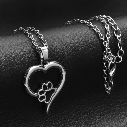 Paws On My Heart – Black Necklace