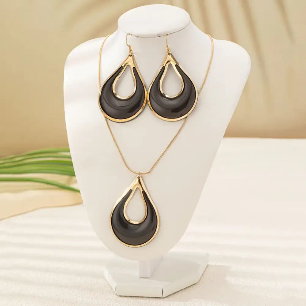 Stopping Traffic – Black Sets