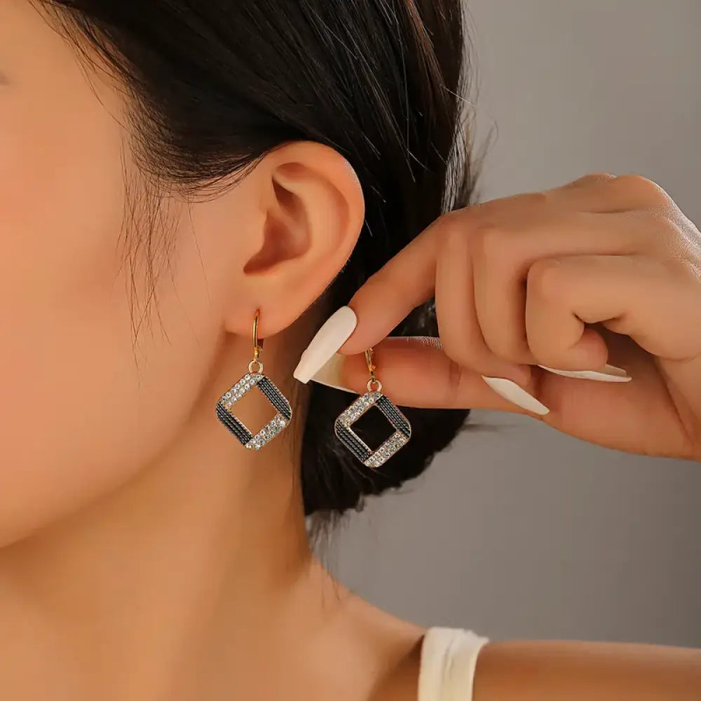 Stunning Style – Gold Earrings