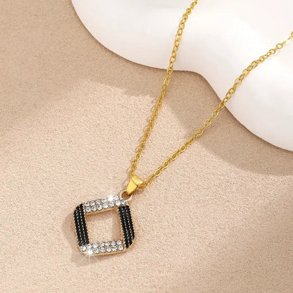 Stunning Style – Gold Necklace