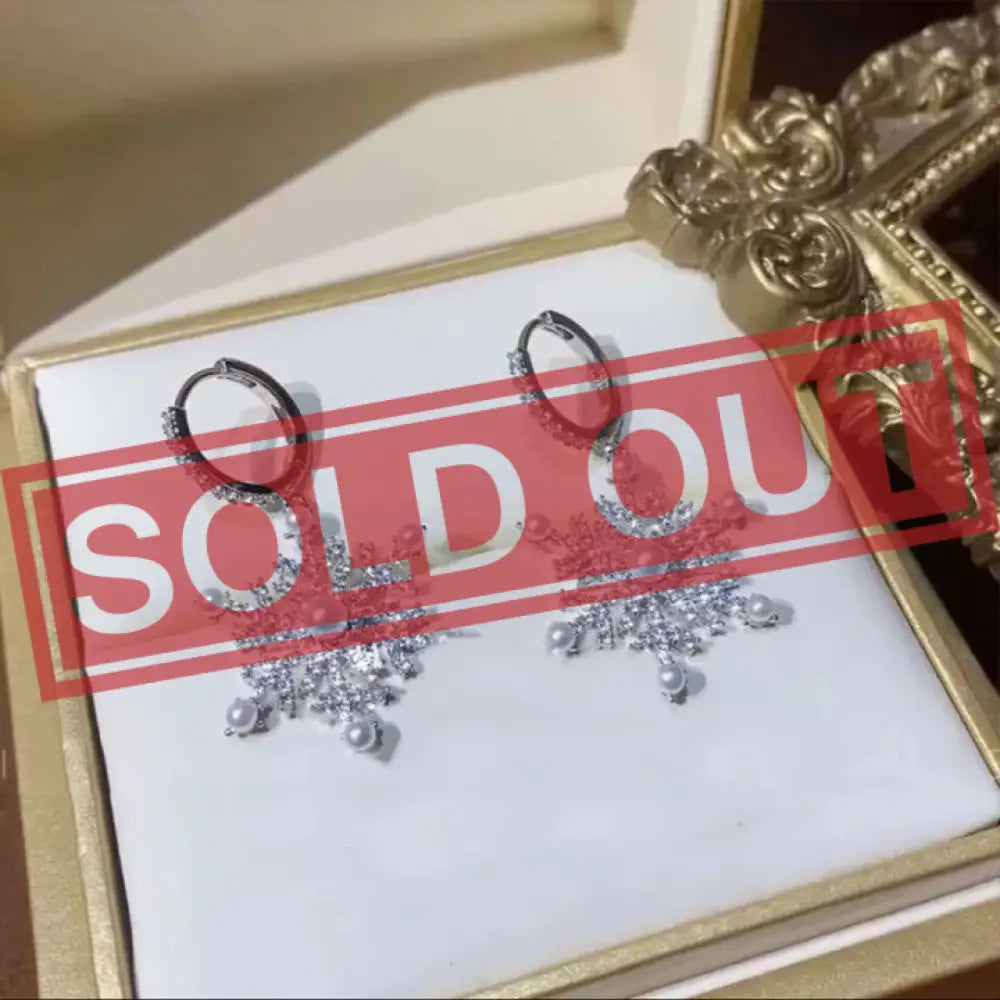 Winter Sparkle – White Earrings